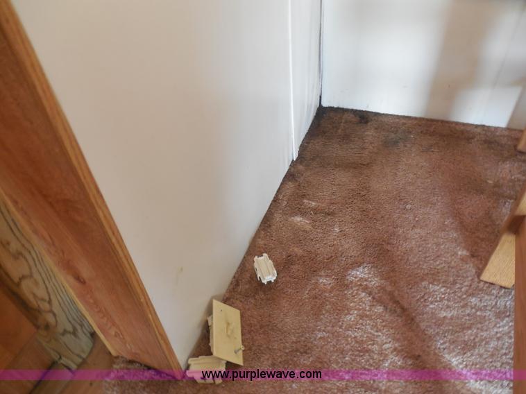 image for item H3182 1992 Nuwa Hitchhiker fifth wheel camper