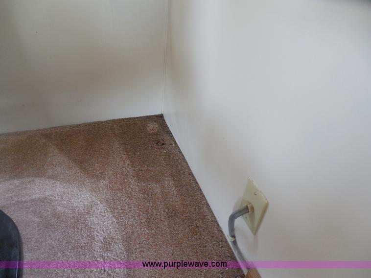 image for item H3182 1992 Nuwa Hitchhiker fifth wheel camper