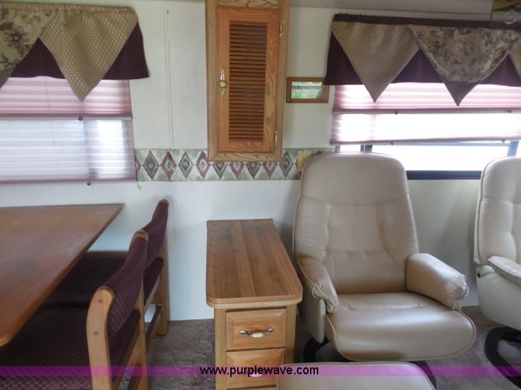 image for item H3182 1992 Nuwa Hitchhiker fifth wheel camper