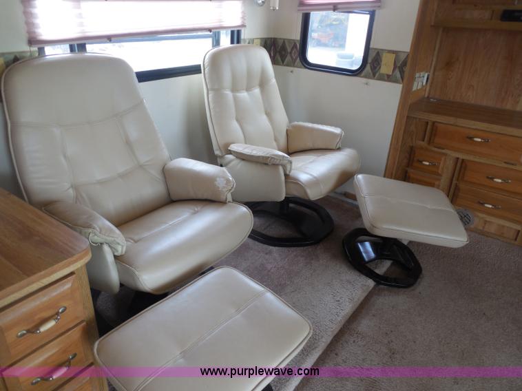 image for item H3182 1992 Nuwa Hitchhiker fifth wheel camper