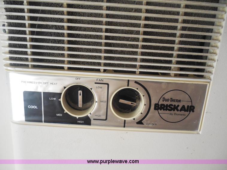 image for item H3182 1992 Nuwa Hitchhiker fifth wheel camper