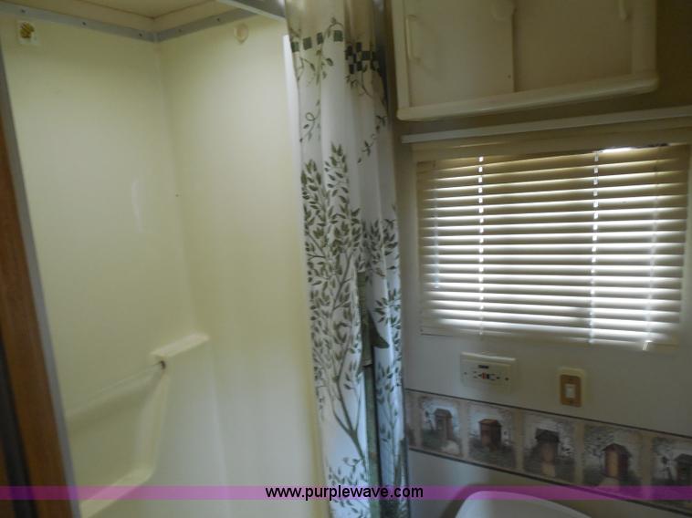 image for item H3182 1992 Nuwa Hitchhiker fifth wheel camper