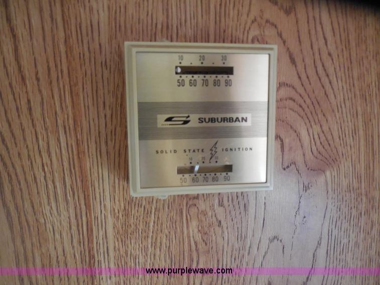 image for item H3182 1992 Nuwa Hitchhiker fifth wheel camper