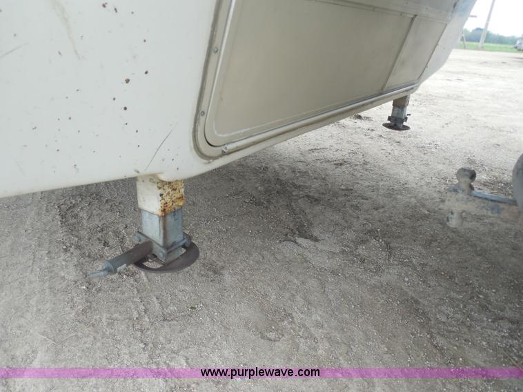 image for item H3182 1992 Nuwa Hitchhiker fifth wheel camper
