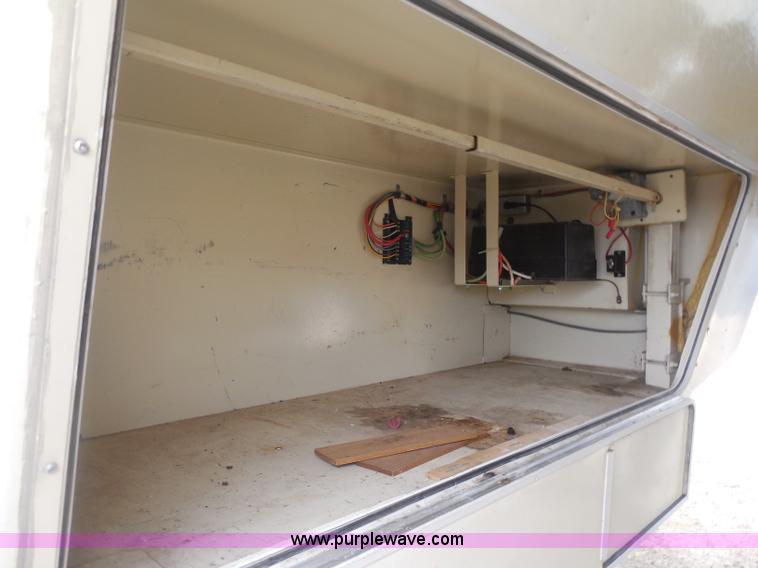 image for item H3182 1992 Nuwa Hitchhiker fifth wheel camper