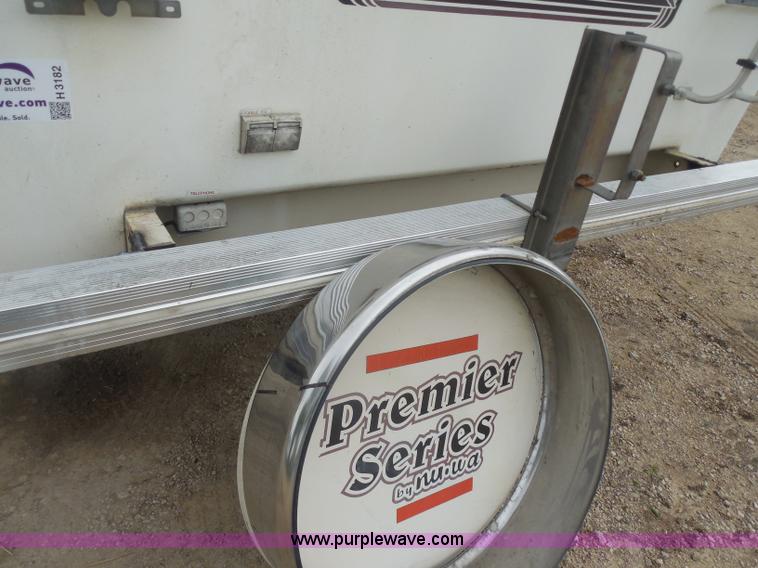 image for item H3182 1992 Nuwa Hitchhiker fifth wheel camper