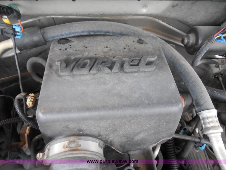 image for item H3221 1999 Chevrolet Suburban C1500 SUV