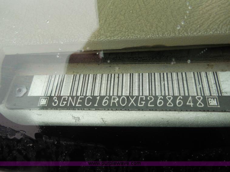 image for item H3221 1999 Chevrolet Suburban C1500 SUV