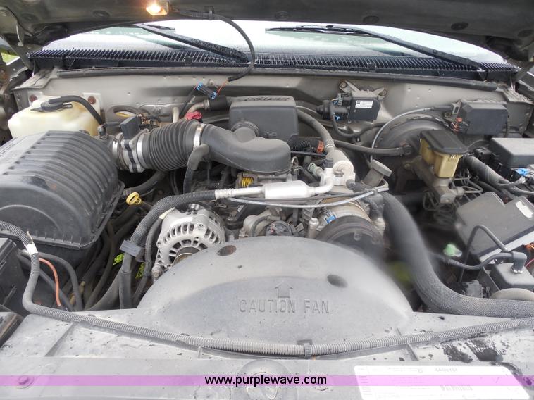 image for item H3223 1999 Chevrolet Suburban C1500 SUV