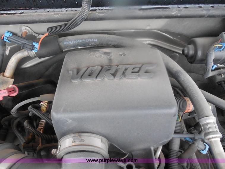 image for item H3223 1999 Chevrolet Suburban C1500 SUV