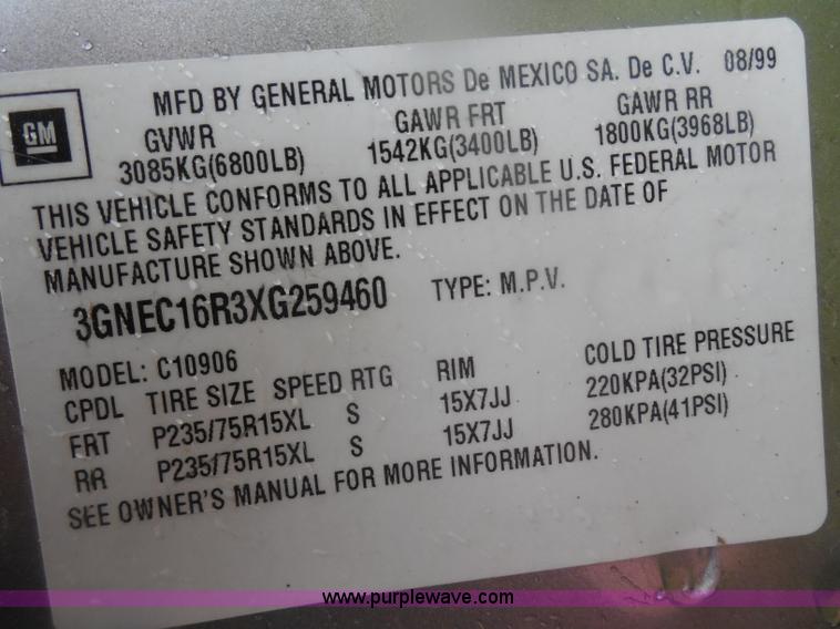 image for item H3223 1999 Chevrolet Suburban C1500 SUV