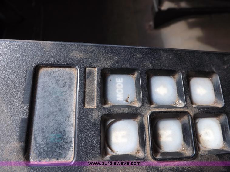 image for item H7181 1995 Freightliner FL106 semi truck