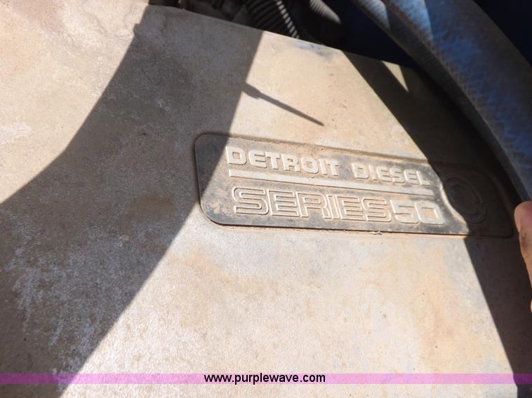 image for item H7181 1995 Freightliner FL106 semi truck