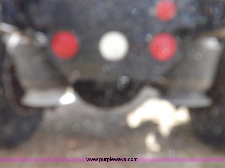 image for item H7181 1995 Freightliner FL106 semi truck