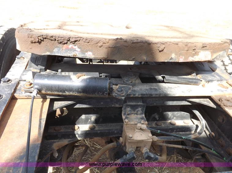 image for item H7181 1995 Freightliner FL106 semi truck