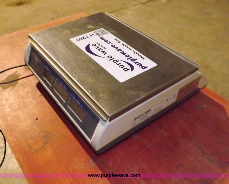 image for item H7207 Mettler Toledo 8433 scale