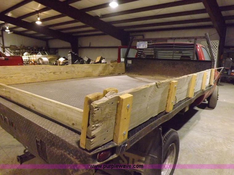 image for item H7209 1997 Dodge Ram 3500 dump bed truck