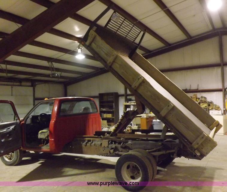 image for item H7209 1997 Dodge Ram 3500 dump bed truck