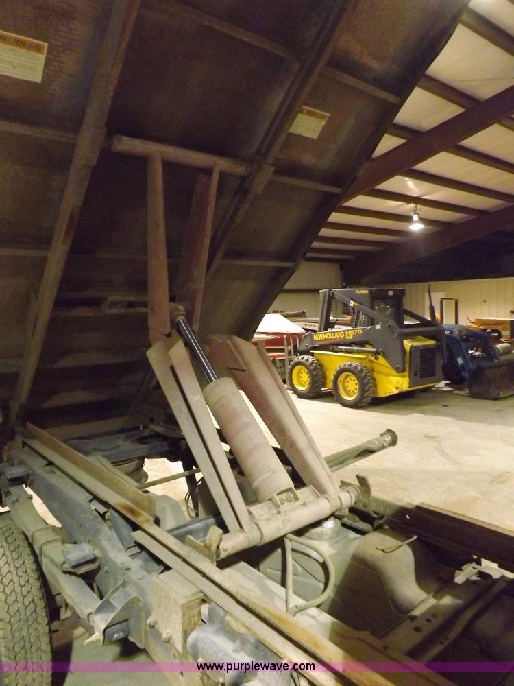 image for item H7209 1997 Dodge Ram 3500 dump bed truck
