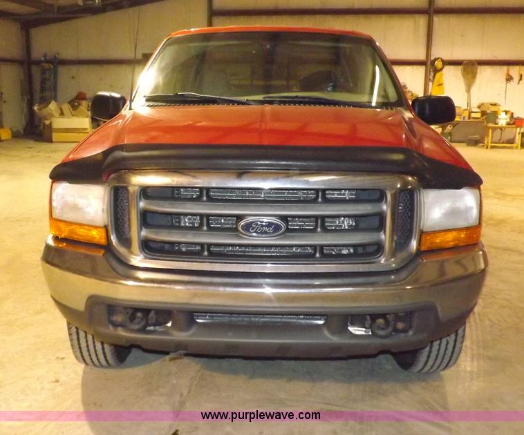 image for item H7210 1999 Ford F250 Lariat Super Duty Crew Cab pickup truck
