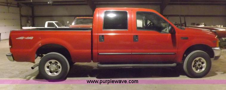 image for item H7210 1999 Ford F250 Lariat Super Duty Crew Cab pickup truck
