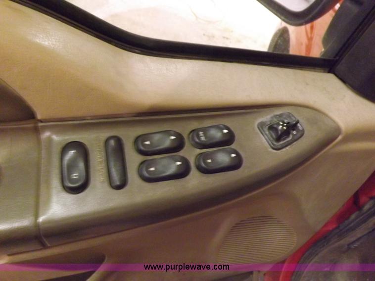 image for item H7210 1999 Ford F250 Lariat Super Duty Crew Cab pickup truck