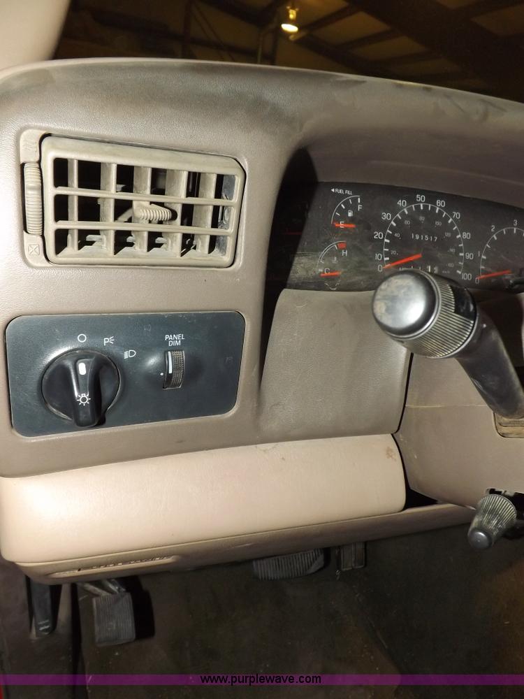 image for item H7210 1999 Ford F250 Lariat Super Duty Crew Cab pickup truck