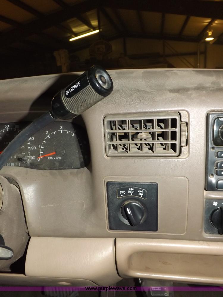 image for item H7210 1999 Ford F250 Lariat Super Duty Crew Cab pickup truck