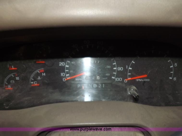 image for item H7210 1999 Ford F250 Lariat Super Duty Crew Cab pickup truck