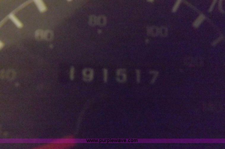 image for item H7210 1999 Ford F250 Lariat Super Duty Crew Cab pickup truck