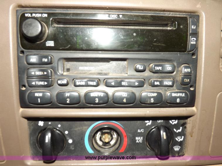 image for item H7210 1999 Ford F250 Lariat Super Duty Crew Cab pickup truck