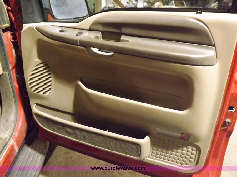 image for item H7210 1999 Ford F250 Lariat Super Duty Crew Cab pickup truck