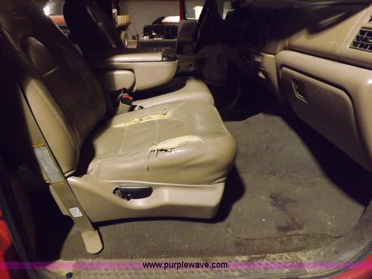 image for item H7210 1999 Ford F250 Lariat Super Duty Crew Cab pickup truck