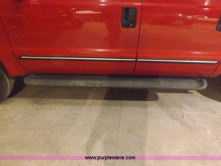 image for item H7210 1999 Ford F250 Lariat Super Duty Crew Cab pickup truck