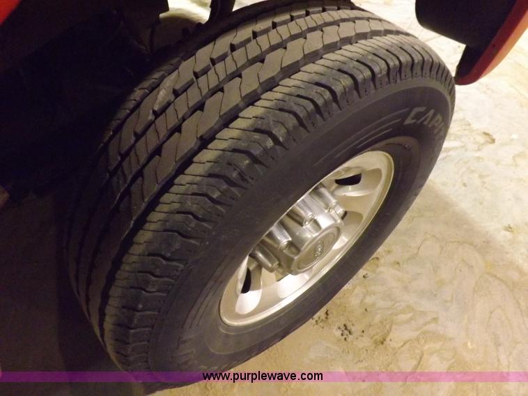 image for item H7210 1999 Ford F250 Lariat Super Duty Crew Cab pickup truck