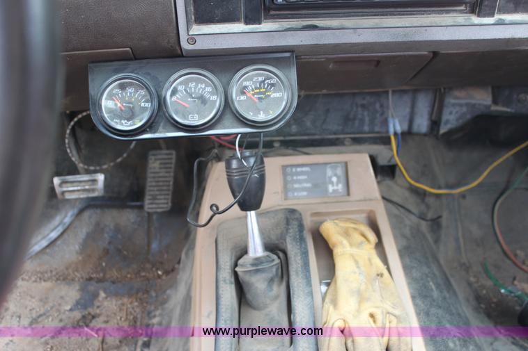 image for item H7499 1984 Chevrolet S10 pickup truck