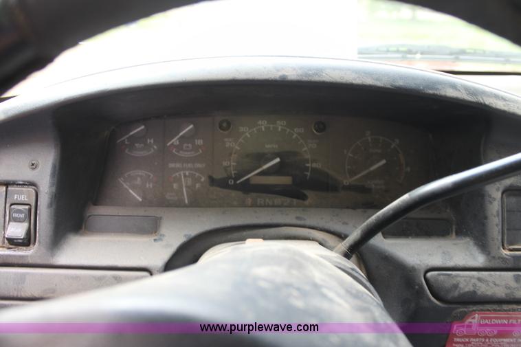 image for item H7500 1997 Ford F350 XLT Crew Cab flatbed pickup truck