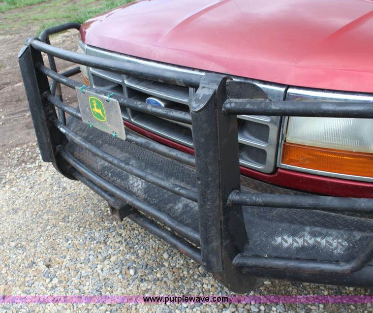 image for item H7500 1997 Ford F350 XLT Crew Cab flatbed pickup truck