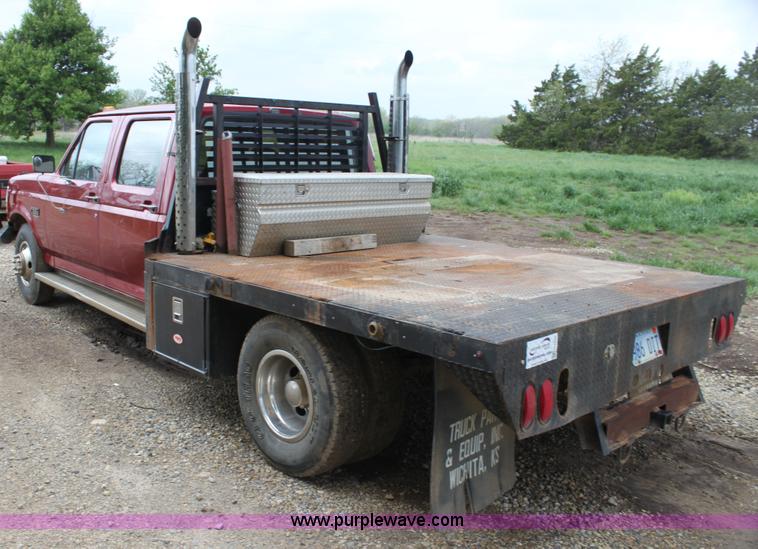 image for item H7500 1997 Ford F350 XLT Crew Cab flatbed pickup truck