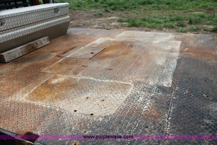 image for item H7500 1997 Ford F350 XLT Crew Cab flatbed pickup truck