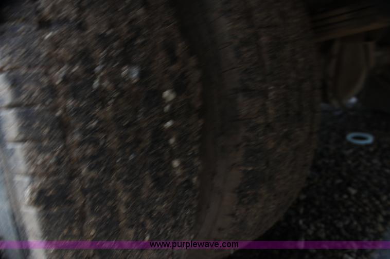 image for item H7500 1997 Ford F350 XLT Crew Cab flatbed pickup truck