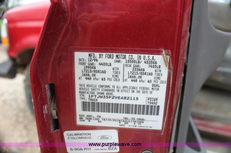 image for item H7500 1997 Ford F350 XLT Crew Cab flatbed pickup truck