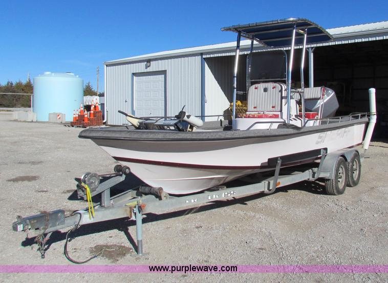 image for item V9432 1997 Cajun 22' fishing boat