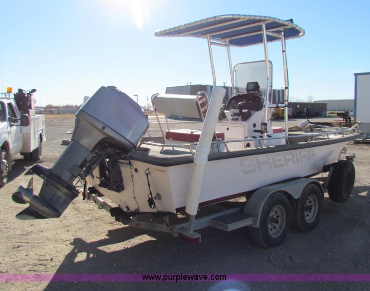 image for item V9432 1997 Cajun 22' fishing boat