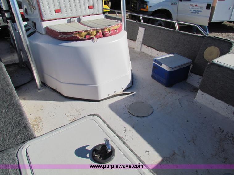 image for item V9432 1997 Cajun 22' fishing boat