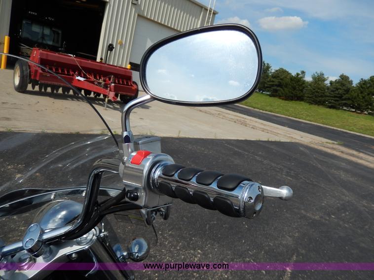 image for item W9776 2005 Kawasaki Vulcan V Classic motorcycle