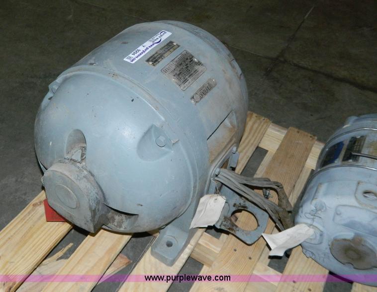 image for item Y9294 220/440V three phase electric motor