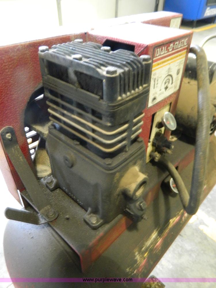 image for item Y9295 Air compressor