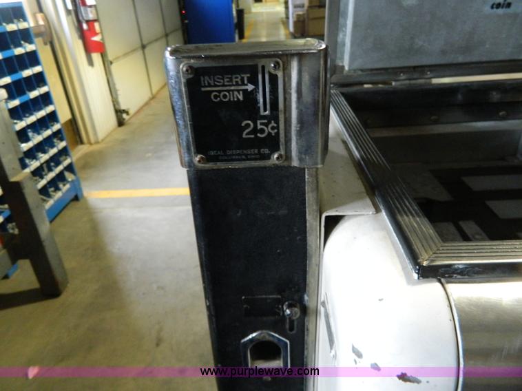 image for item Y9296 7 UP beverage cooler