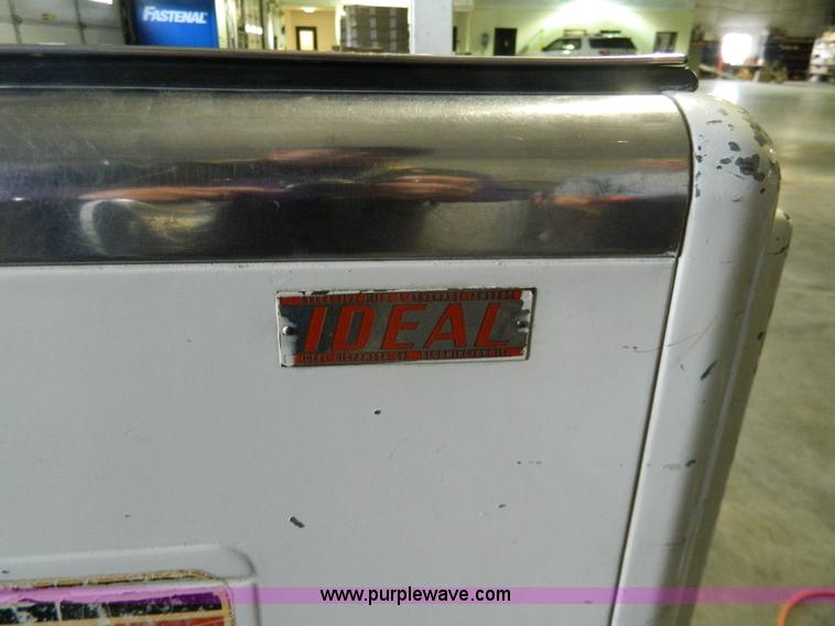 image for item Y9296 7 UP beverage cooler